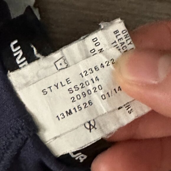 2 Pairs of Under Armour HeatGear Reflex Shorts - Black and Dark Navy/Blue - Picture 3 of 7